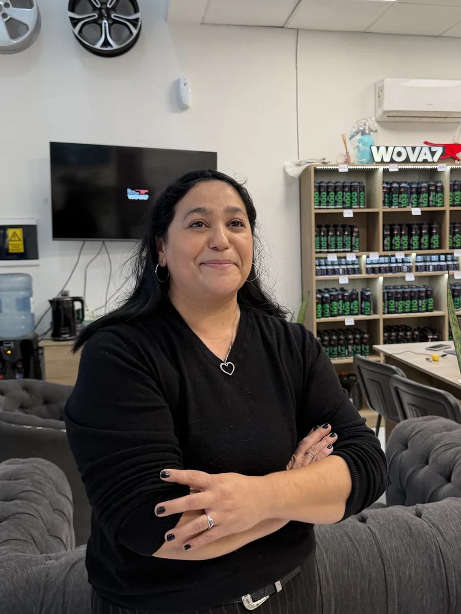 Claudia — Administración en Neumáticos Neuquén